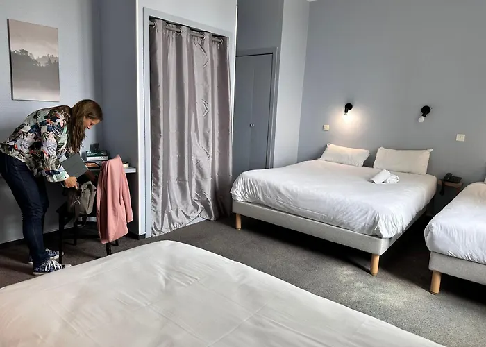 Cit\'Hotel Le Chalet Lyrique