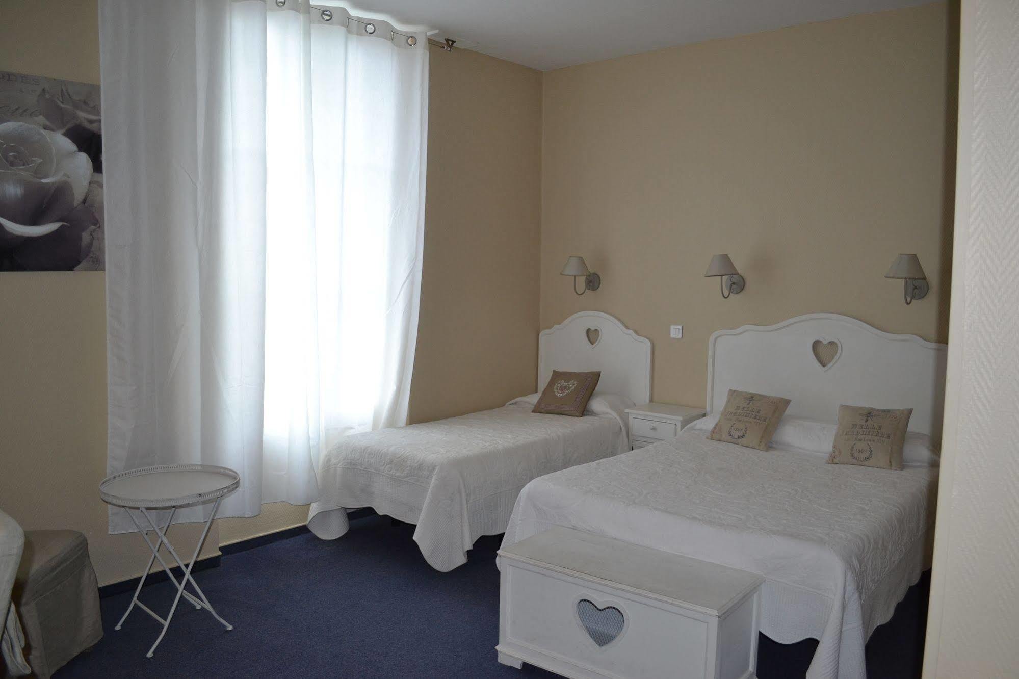 Logis Noemys Hotel 3*